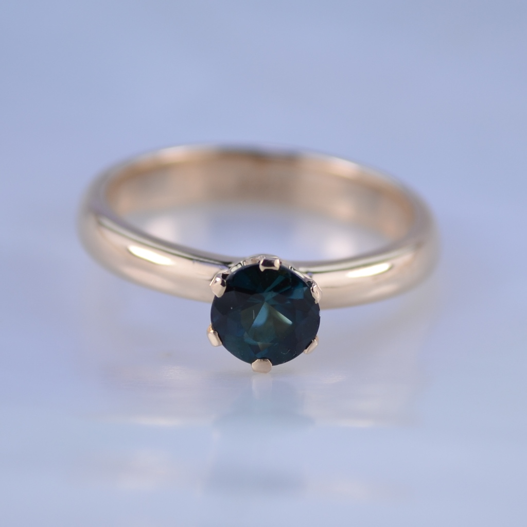 Женское помолвочное кольцо из красного золота с турмалином (Вес: 3,38 гр.)