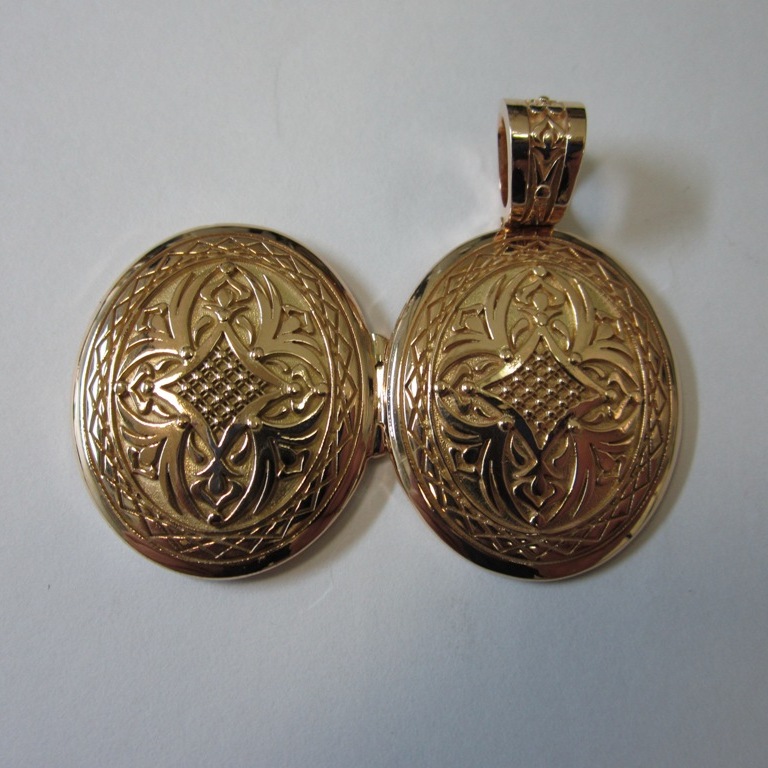 Медальон из золота открывающийся с фотографиями внутри на заказ (Вес: 20 гр.)