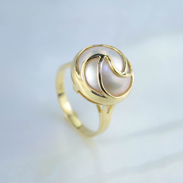Кольцо с жемчугом из жёлтого золота (Вес: 4 гр.)