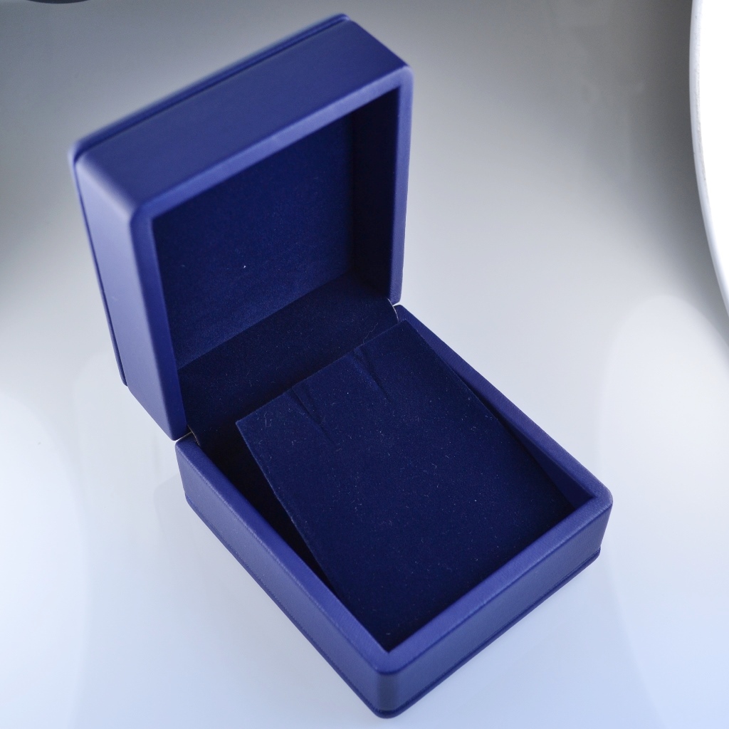 Ювелирная подарочная коробка для сережек с бархатным ложементом