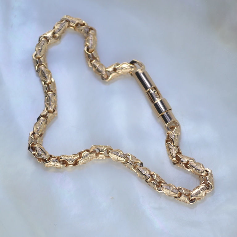 Золотой браслет эксклюзивного плетения Краб Малый Православный на заказ (цена за грамм)