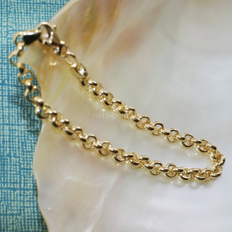 Ювелирная мастерская Nota-Gold изготовила на заказ женский браслет.