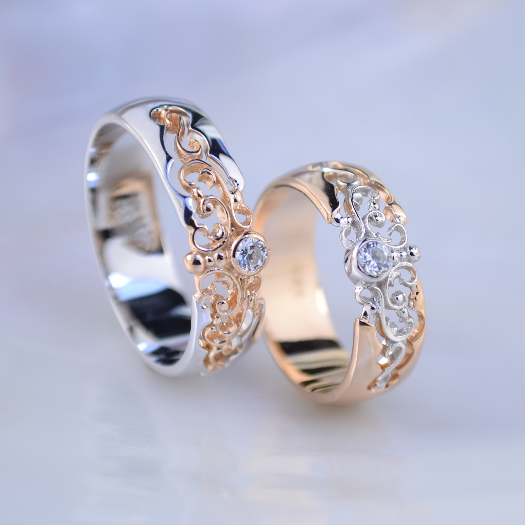 Ажурные обручальные кольца из двух видов золота с бриллиантами (Вес пары: 13 гр.)