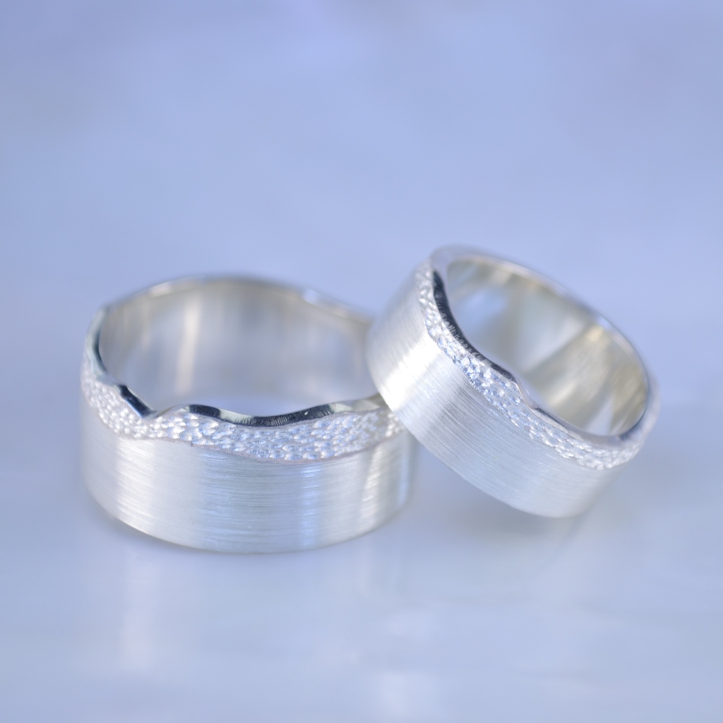 Необычные широкие обручальные кольца из белого золота с матовой поверхностью (Вес пары: 24 гр.)