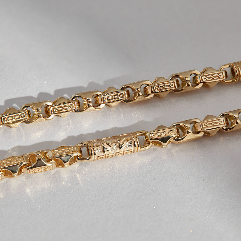 Золотая цепочка эксклюзивного плетения Краб Луксор с рунами (цена за грамм)