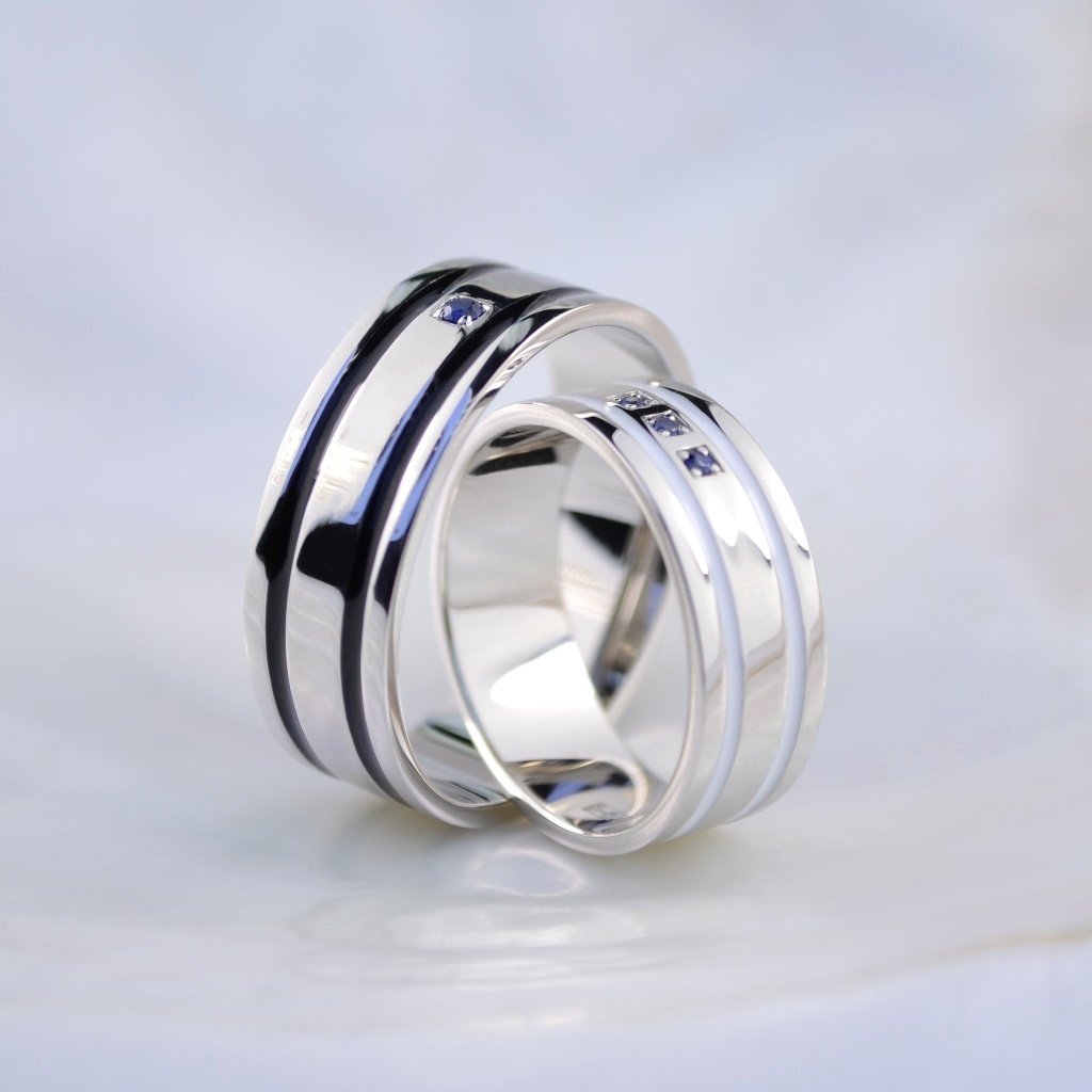 Обручальные кольца из белого золота с сапфирами и эмалью (Вес пары:14 гр.)