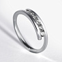 Женское узкое кольцо из белого золота с семью бриллиантами (Вес 2,2 гр.)