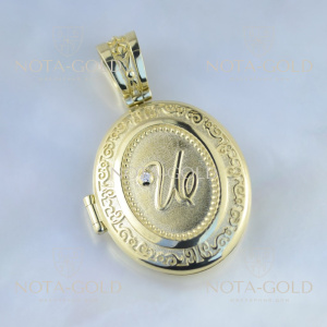 Именной золотой медальон под фото на заказ из жёлтого золота с бриллиантами и инициалами (Вес: 18 гр.)