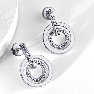 Женские серьги пусеты в виде пары кругов из белого золота с бриллиантами (Вес 7 гр.)