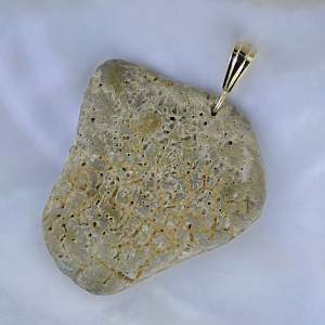 Подвеска с натуральным камнем Клиента и золотым ушком для цепочки (Вес: 1,7 гр.)