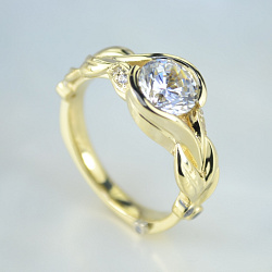 Помолвочное кольцо из жёлтого золота с бриллиантами 1,1 карата и сердечком на шинке (Вес: 6,5 гр.)