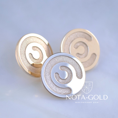 Золотые корпоративные значки из красного золота с логотипом компании