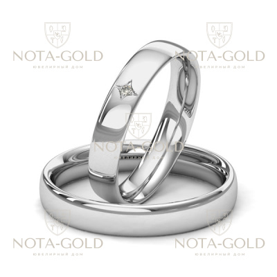 Классические узкие глянцевые платиновые обручальные кольца с бриллиантом в женском кольце (Вес пары: 16 гр.)