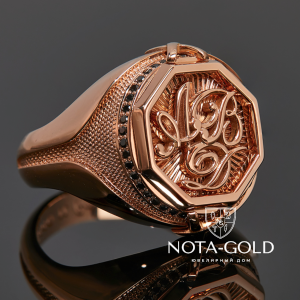 Мужская печатка с инициалами в октагоне и гравировкой из золота с чёрными бриллиантами (Вес: 23 гр.)