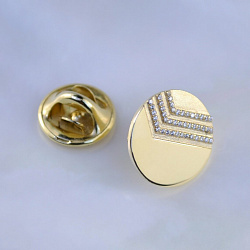 Золотой нагрудный значок на заказ с логотипом и бриллиантами (Вес 2,5 гр.)