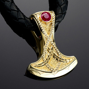 Подвеска Секира Перуна из желтого золота с рубином (Вес 31 гр.)