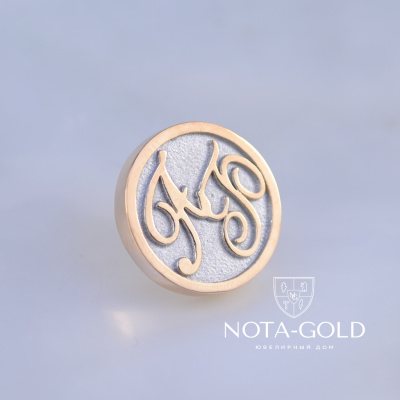 Нагрудный именной значок из золота с инициалами