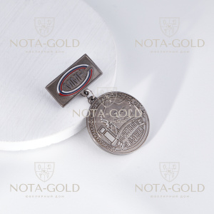 Сувенирный орден отличия из металла с цветной эмалью для награждения работника