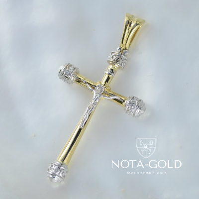 Небольшой крест из белого и жёлтого золота с распятием и гравировкой (Вес: 6 гр.)