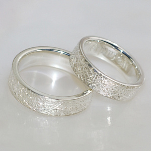 Обручальные кольца с фактурой насечки на заказ (Вес пары: 14 гр.)