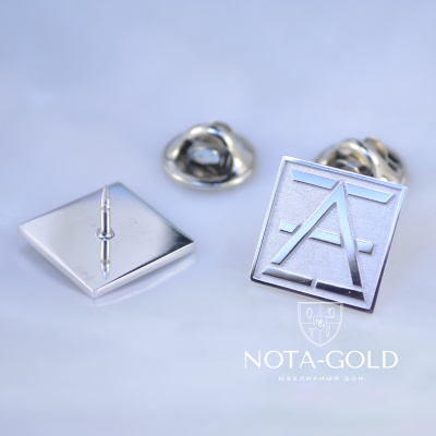 Значки из серебра с логотипом актера мюзиклов и певца