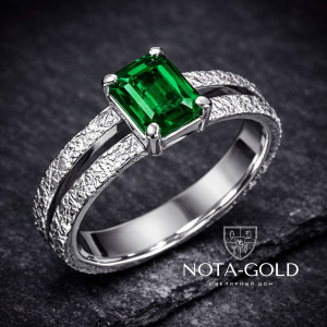 Мужское кольцо - перстень из платины с изумрудом октагон 1 карат (Вес 9 гр.)