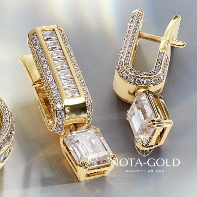 Широкие женские серьги из желтого золота с выращенными бриллиантами (Вес 18,4 гр.)