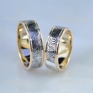 Двухцветные обручальные кольца с отпечатком пальца жениха и невесты (Вес пары: 11 гр.)