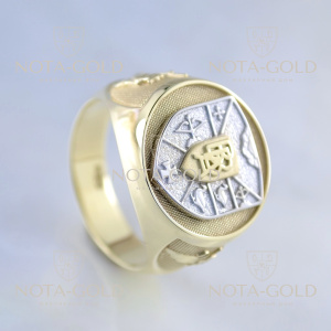 Золотое мужское кольцо-печатка из двух видов золота с гербом и инициалами (Вес 14 г.)