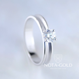 Матовое помолвочное женское кольцо с крупным бриллиантом (Вес: 3 гр.)
