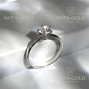 Помолвочное кольцо из белого золота с крупным бриллиантом (Вес 4 гр.)