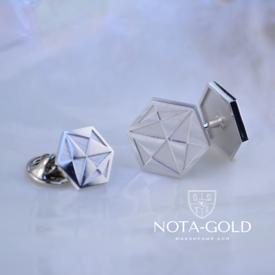 Ювелирный набор из серебра - запонки с логотипом и значок на лацкан пиджака