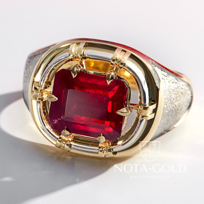 Перстень из желтого и белого золота с крупным рубином октагон (Вес 17,5 гр.)