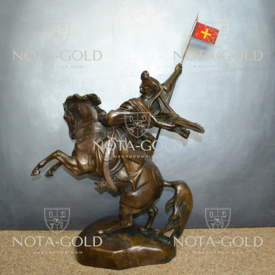 Серебряный флаг с эмалью, изображением Архангела Михаила, крестом и символами для статуи из бронзы (Вес 151,5 гр.)