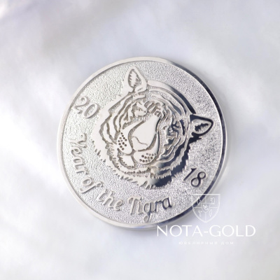 Подарочная медаль из серебра с тигром, белкой и гравировкой по эскизу (вес 18,5 гр.)