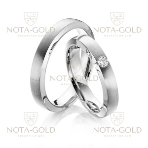 Узкие шероховатые платиновые обручальные кольца с глянцевыми фасками и бриллиантом в женском кольце (Вес пары: 16 гр.)
