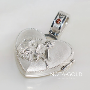 Серебряный медальон открывающийся под фотографию в форме сердца с барельефом балерины (Вес: 22 гр.)