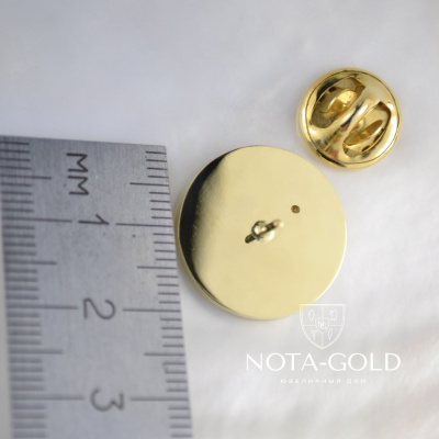 Нагрудный значок из жёлтого золота с бриллиантом и логотипом компании Дайсон (Вес 7 гр.)