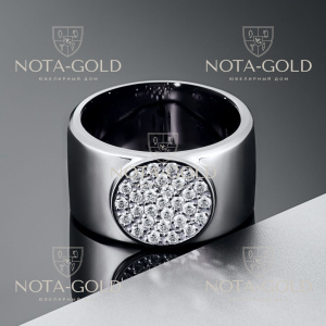 Широкое кольцо из белого золота с круглой площадкой бриллиантов (Вес 15,3 гр.)