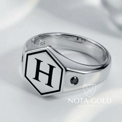 Кольцо с буквой и бриллиантом из платины и эмалью (Вес 6,5 гр.)