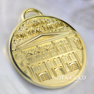 Золотая медаль с бриллиантами для победителя Школы экстрасенсов на канале ТНТ (Вес: 112,5 гр.)