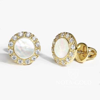 Серьги пусеты из желтого золота с перламутром и бриллиантами (Вес 3,3 гр.)