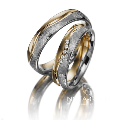Фактурные двухцветные обручальные кольца  с необычным дизайном на заказ (Вес пары: 12 гр.)