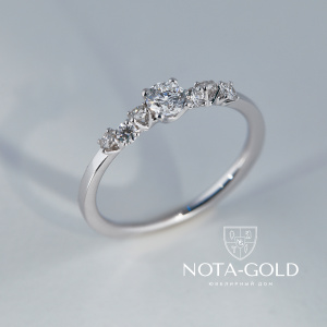 Женское кольцо из белого золота с бриллиантами (Вес 1,9 гр.)
