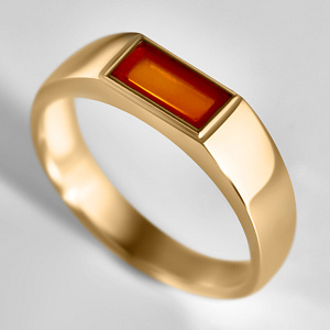 Перстень из желтого золота с рубином прямоугольной огранки (Вес 5,2 гр.)