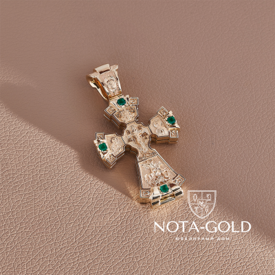 Раскрывающейся крест-мощевик из позолоченного серебра с цветными фианитами и ликами святых (Вес: 36 гр.)