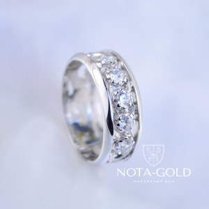 Женское кольцо из белого золота с крупными бриллиантами (Вес 5 гр.)