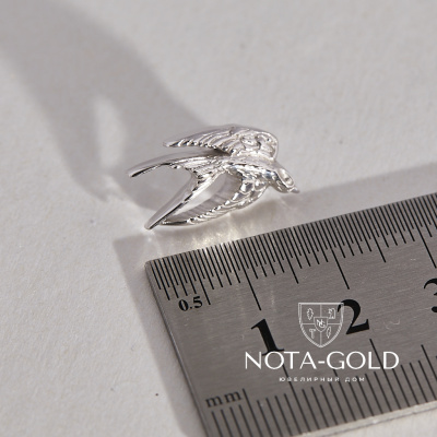 Нагрудный значок ласточка из белого золота на лацкан пиджака (Вес: 4,3 гр.)