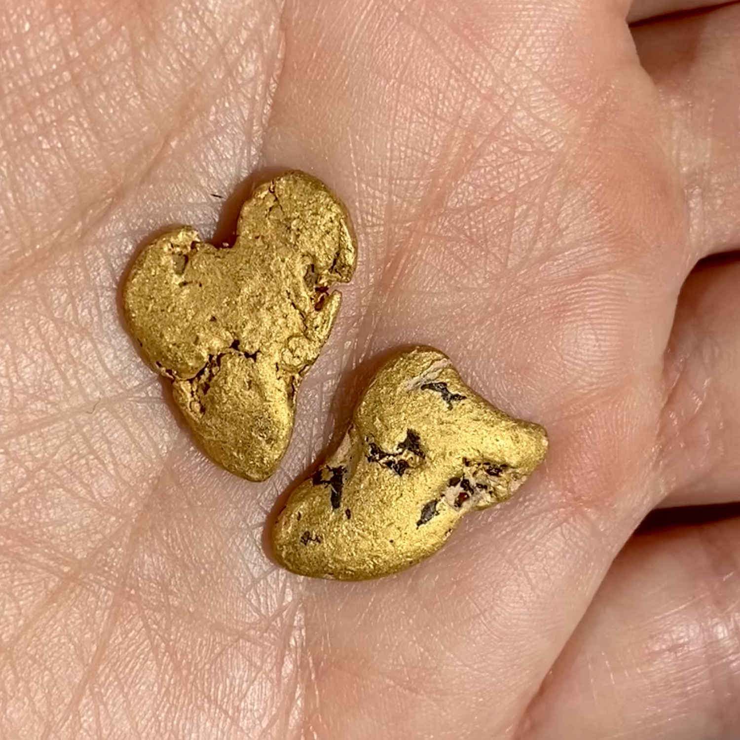 Золотые самородки из Иркутской области