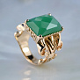 Эксклюзивный перстень из золота с драгоценным камнем хризопразом (Вес: 28 гр.)